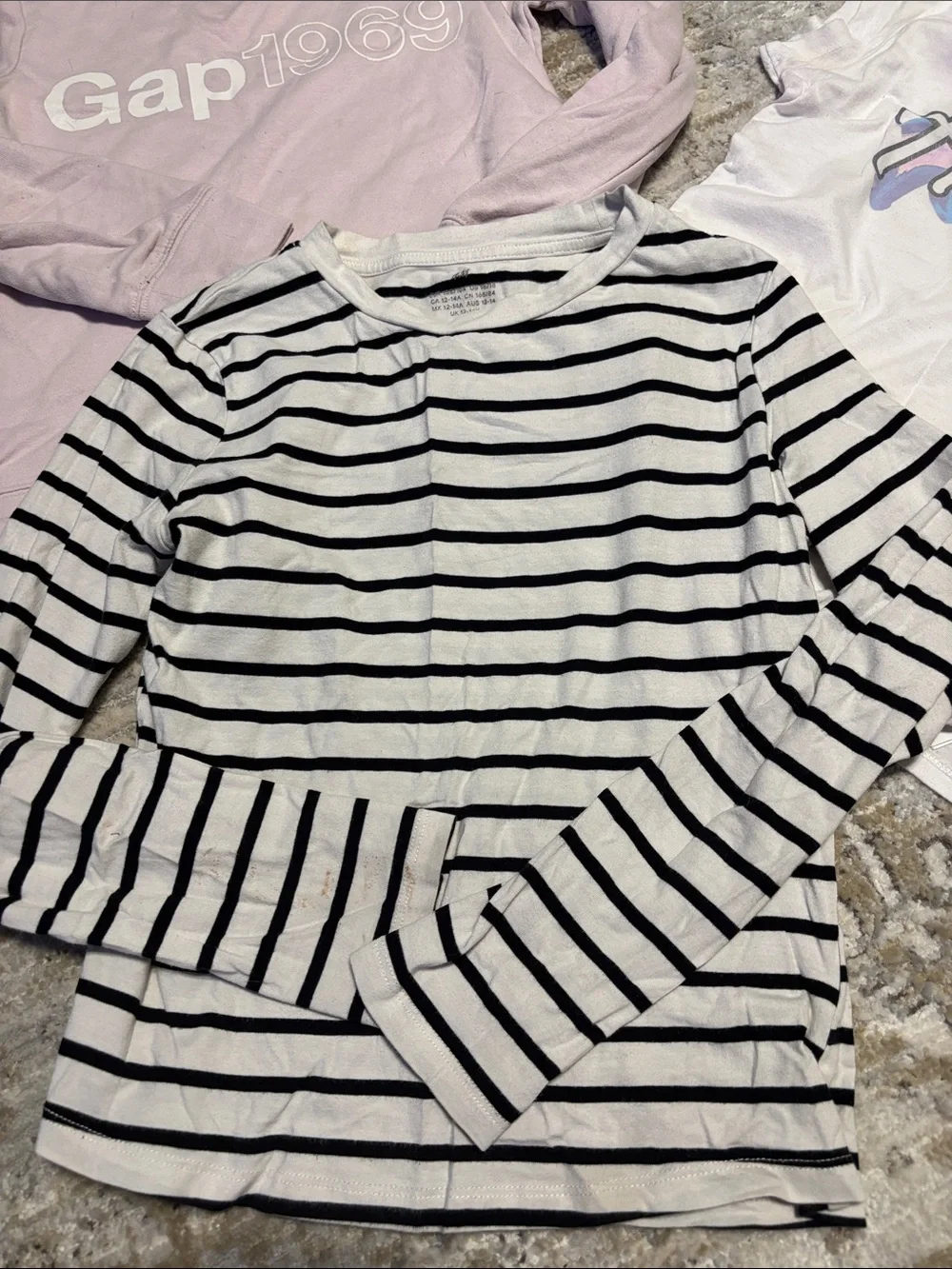 GAP Light Pink Long-Sleeve Logo Tee/ Hurley t shirt / H&M long sleeve